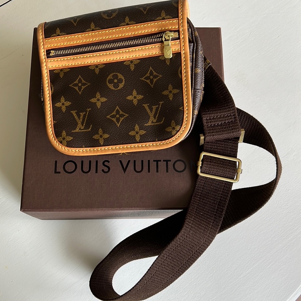 Authentic Louis Vuitton Cross Body Purse